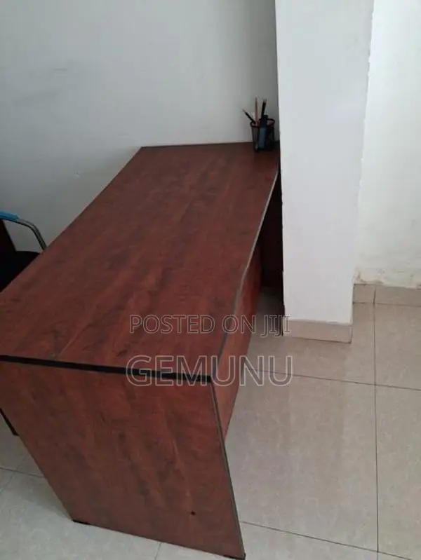 Damro Executive Tables