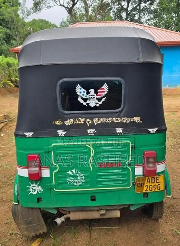 Bajaj RE 2015