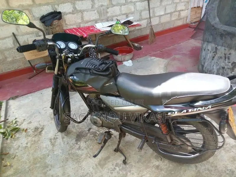 Bajaj Platina 2016