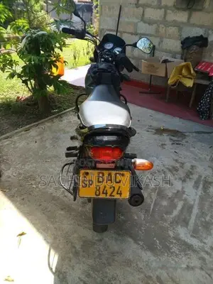 Bajaj Platina 2016