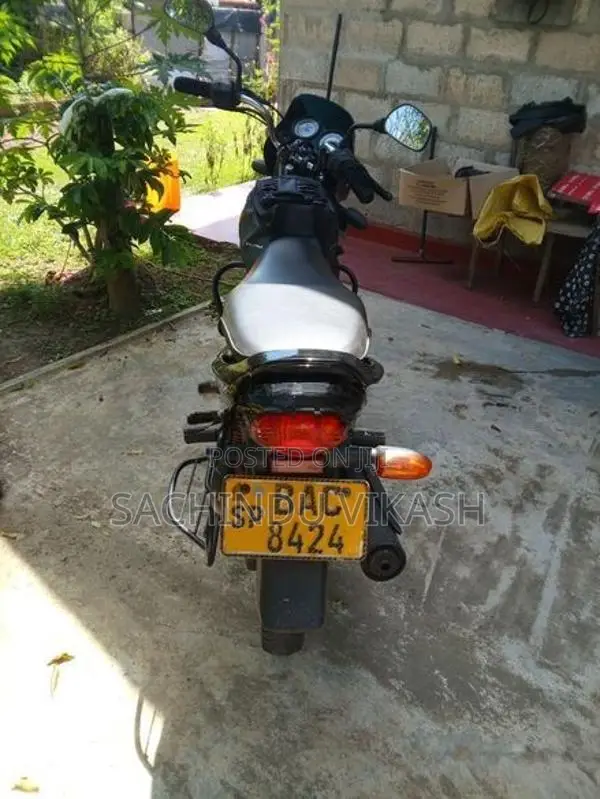 Bajaj Platina 2016