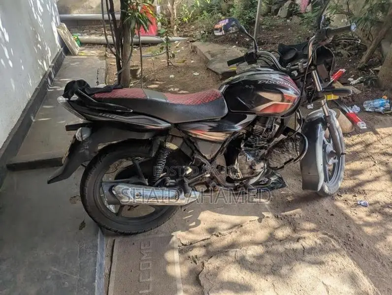 Bajaj Discover 2012