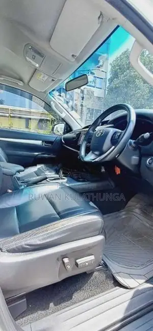 Toyota Hilux V Grade 2018