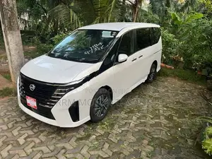 Nissan Serena 2025
