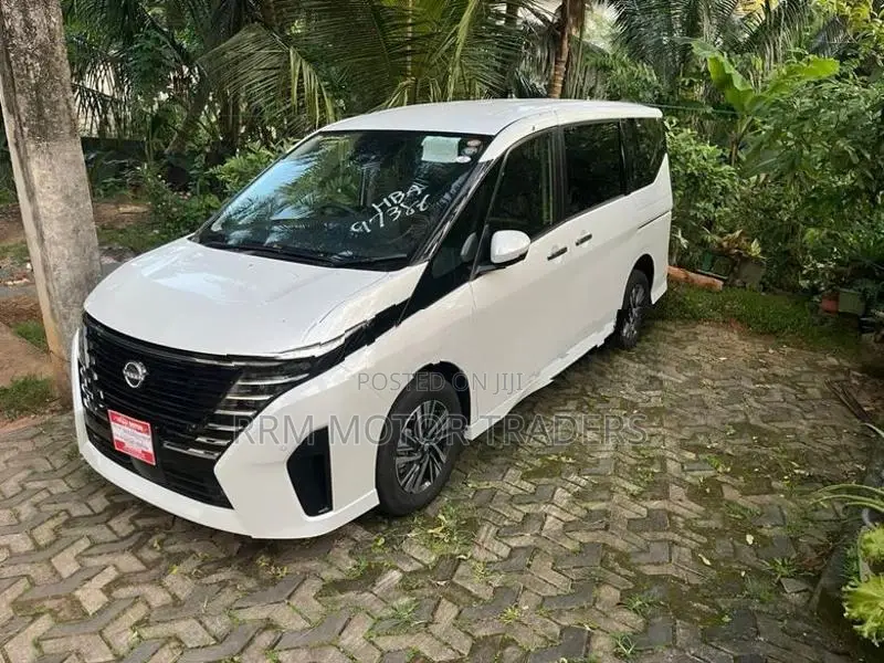 Nissan Serena 2025