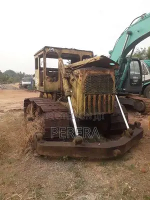 CAT D6C 2004 Heavy-Duty (Used)