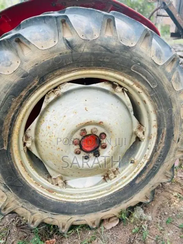 Massey-Ferguson 135 DL 1995 Tractor (Used)