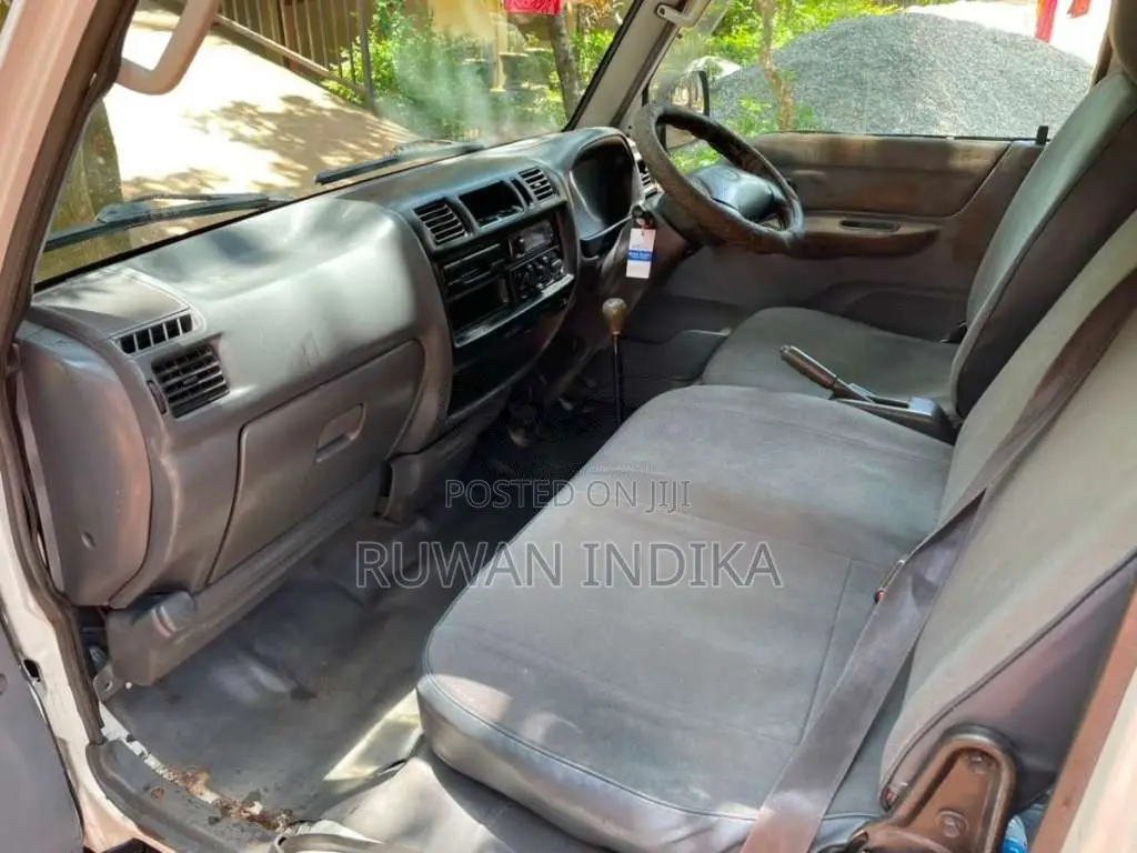 Mazda Brawny 2000 Crew Cab (Used)