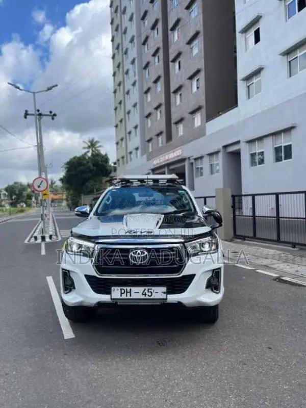 Toyota Hilux 2017 Pickup (Used)