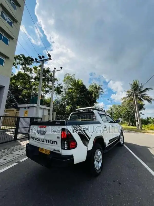 Toyota Hilux 2017 Pickup (Used)