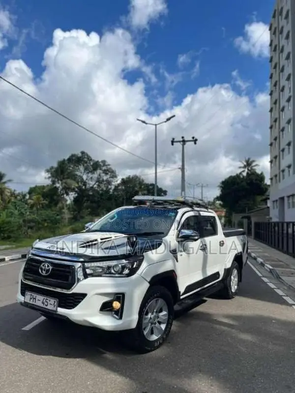 Toyota Hilux 2017 Pickup (Used)