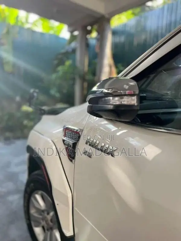 Toyota Hilux 2017 Pickup (Used)