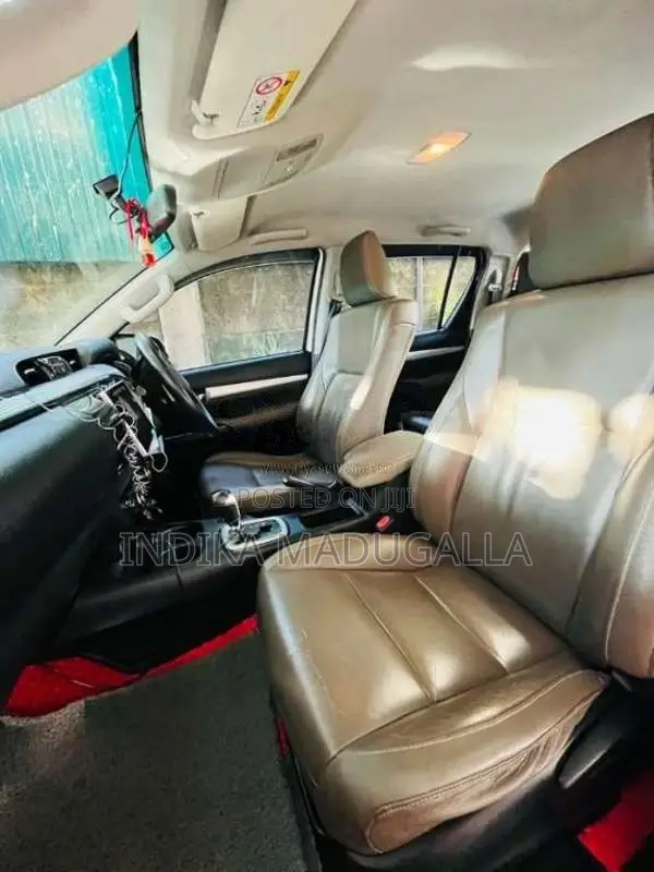 Toyota Hilux 2017 Pickup (Used)