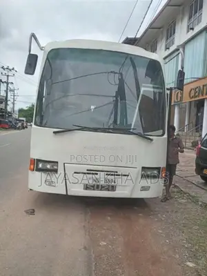 Isuzu Journey 2001 Bus (Used)