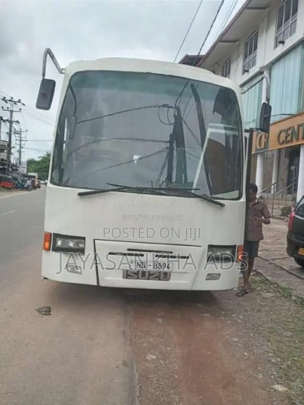 Isuzu Journey 2001 Bus (Used)