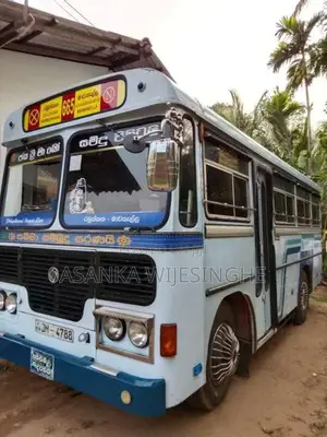Ashok-Leyland Comet 2004 Bus (Used)
