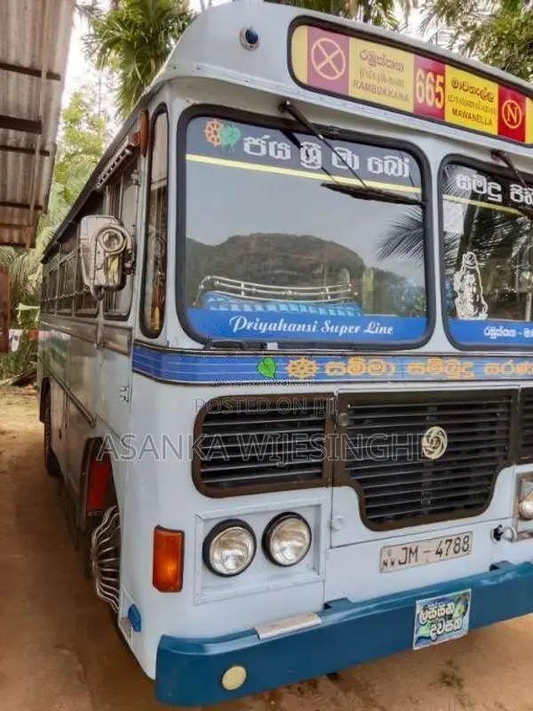 Ashok-Leyland Comet 2004 Bus (Used)