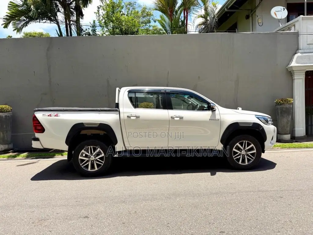 Toyota Hilux 2020 Pickup (Used)