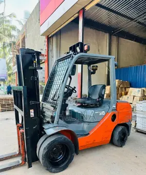 Toyota Forklift Ton 3 2010 Heavy-Duty Unregistered (Recondition)