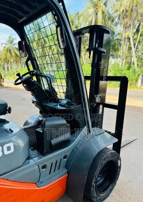 Toyota Forklift Ton 3 2010 Heavy-Duty Unregistered (Recondition)