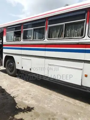 Ashok-Leyland Hino Power 2006 Bus (Used)