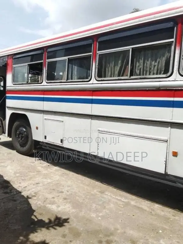 Ashok-Leyland Hino Power 2006 Bus (Used)