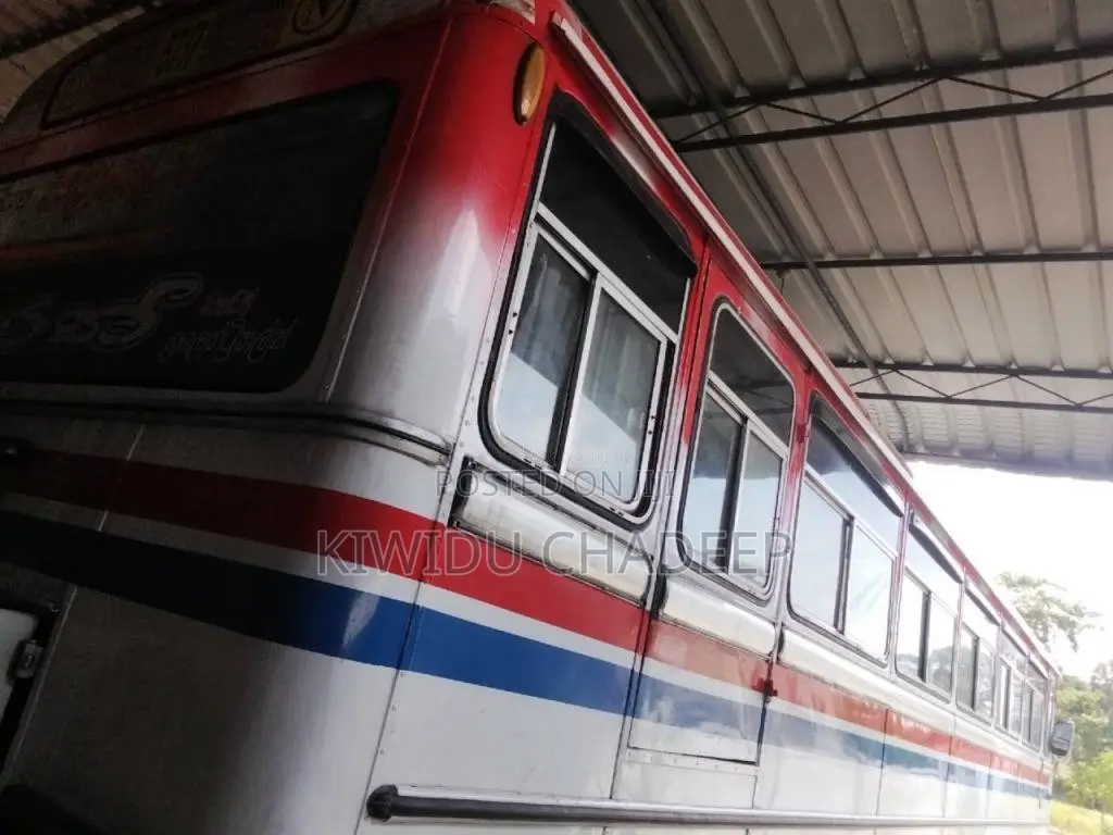 Ashok-Leyland Hino Power 2006 Bus (Used)