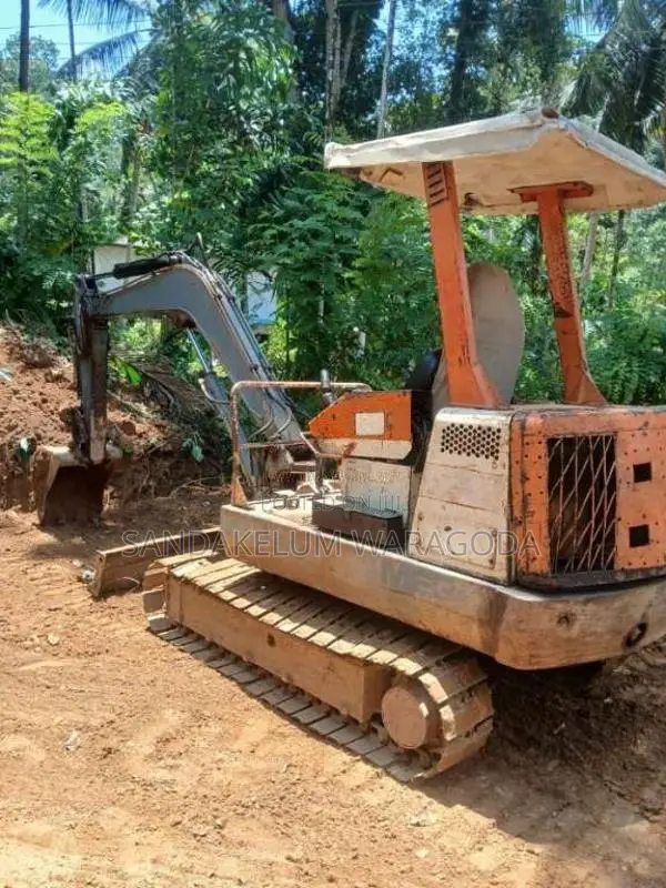Mitsubishi ME30 2015 Heavy-Duty (Used)