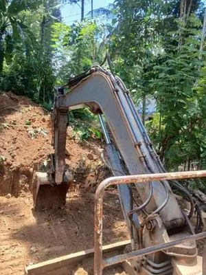 Mitsubishi ME30 2015 Heavy-Duty (Used)