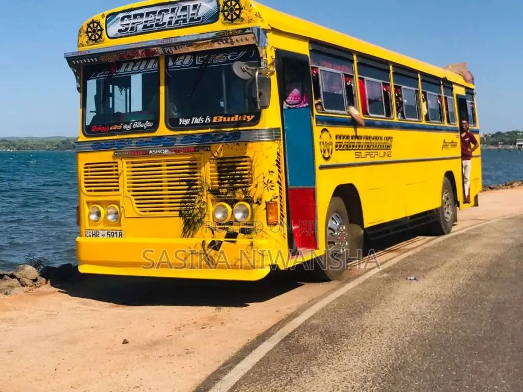 Ashok-Leyland Viking 2004 Bus (Used)