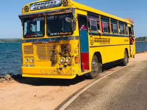 Ashok-Leyland Viking 2004 Bus (Used)