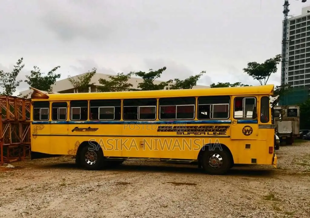 Ashok-Leyland Viking 2004 Bus (Used)