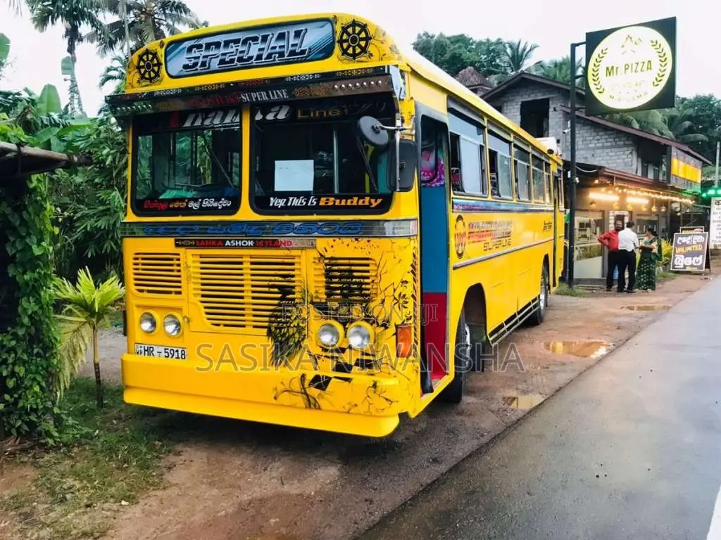 Ashok-Leyland Viking 2004 Bus (Used)