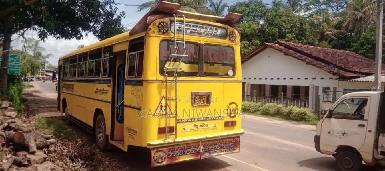Ashok-Leyland Viking 2004 Bus (Used)