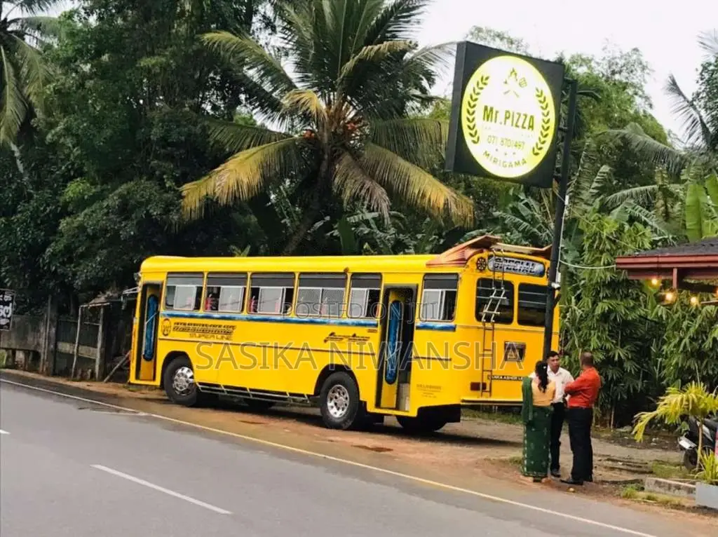 Ashok-Leyland Viking 2004 Bus (Used)