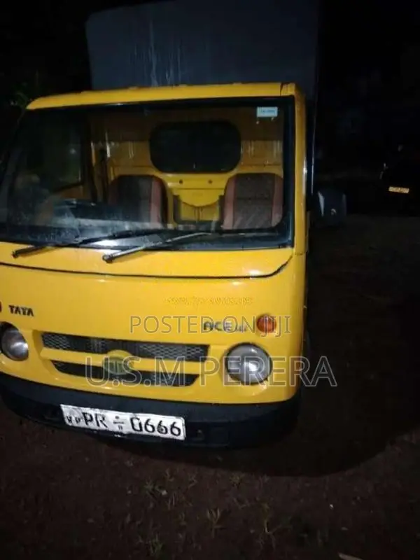Tata Dimo Batta 2011 Lorry (Used)