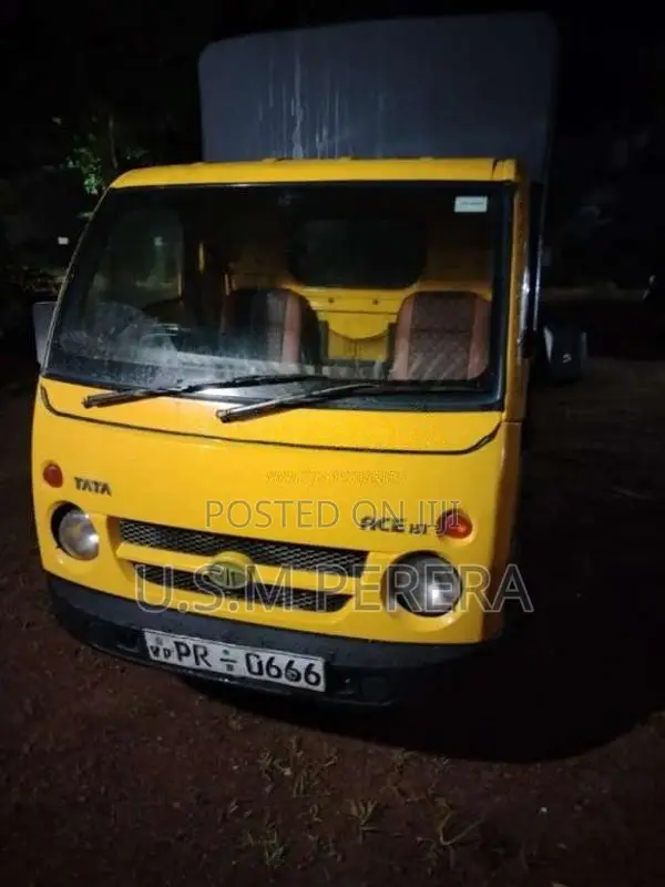 Tata Dimo Batta 2011 Lorry (Used)
