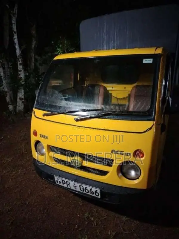 Tata Dimo Batta 2011 Lorry (Used)
