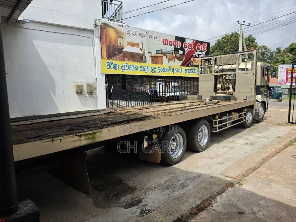 Mitsubishi Fuso Self Lorder Low Bed 2001 Lorry (Used)