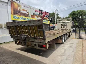 Mitsubishi Fuso Self Lorder Low Bed 2001 Lorry (Used)