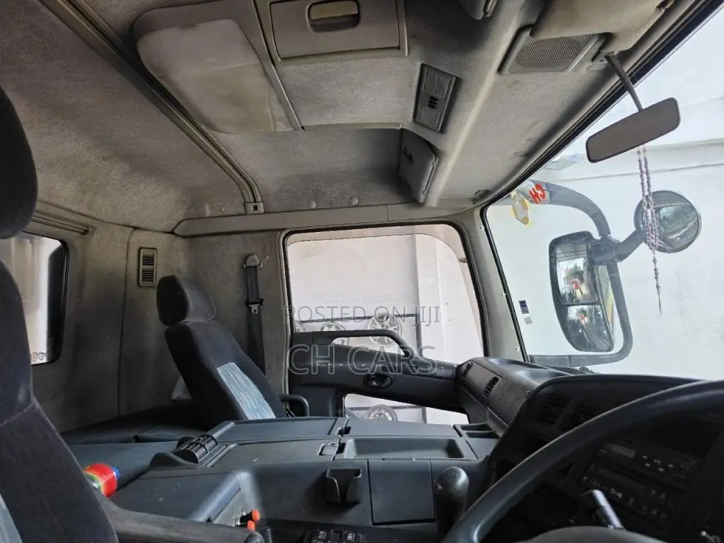 Mitsubishi Fuso Self Lorder Low Bed 2001 Lorry (Used)