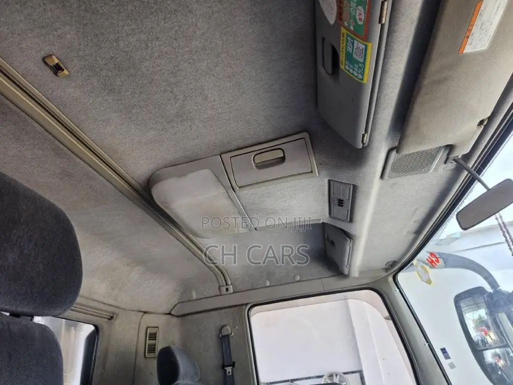 Mitsubishi Fuso Self Lorder Low Bed 2001 Lorry (Used)