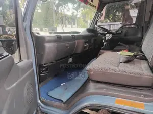 Isuzu Carrier 1993 Lorry (Used)