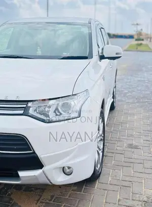 Mitsubishi Outlander 2014 SUV (Used)