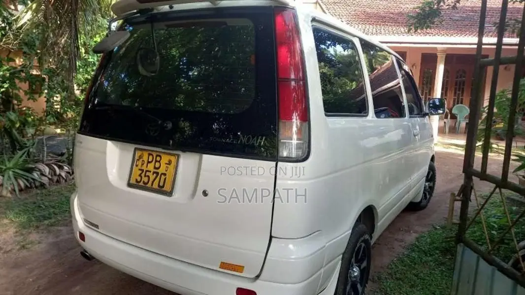 Toyota Noah CR42 2002 Van (Used)
