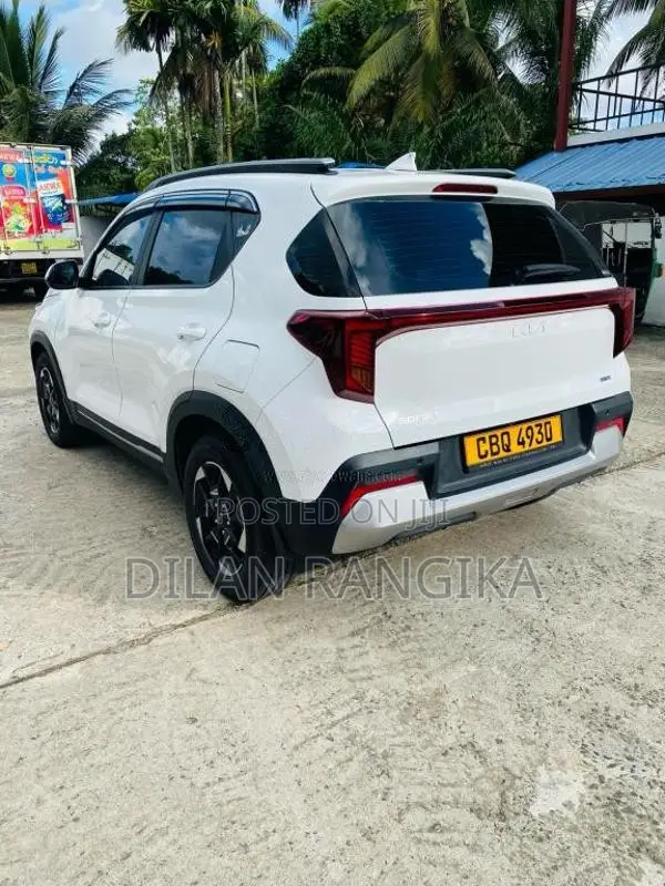 Kia Sonet 2025 SUV (Used)