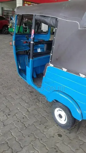 Bajaj RE 2 Stroke 2006 Three Wheel (Used)