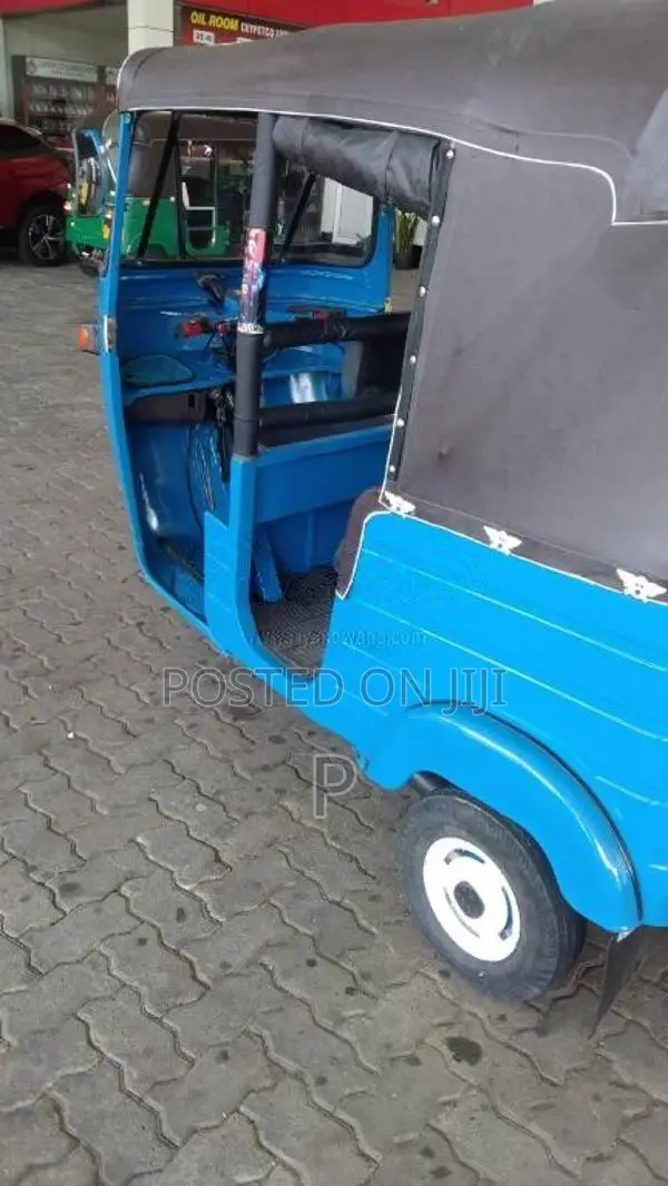 Bajaj RE 2 Stroke 2006 Three Wheel (Used)