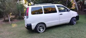 Toyota CR42 1999 Van (Used)