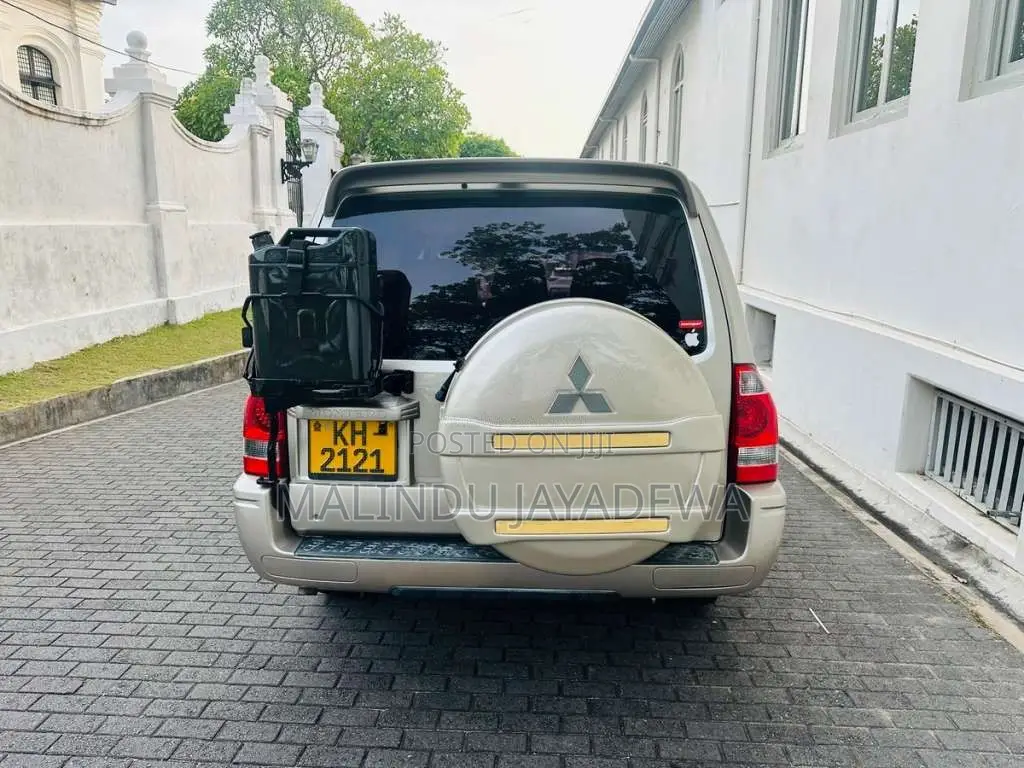 Mitsubishi Montero 2006 SUV (Used)